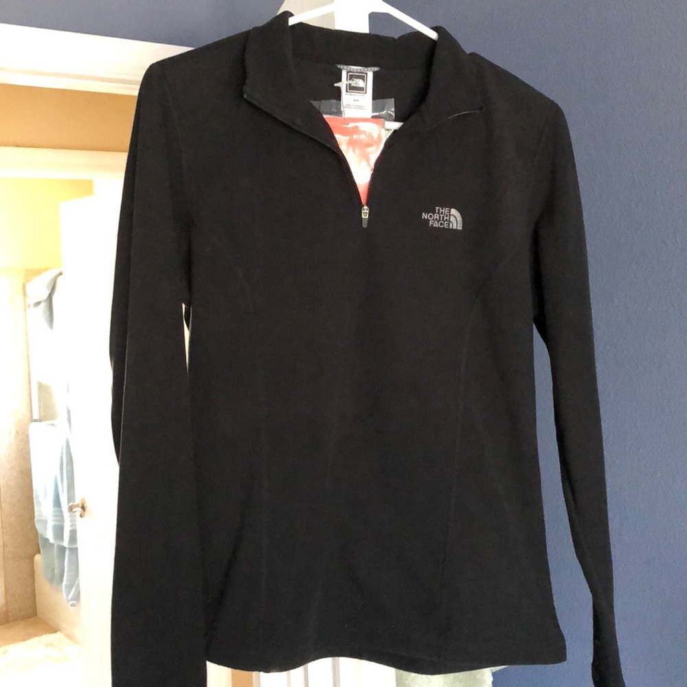 Women’s Medium NorthFace quarter zip